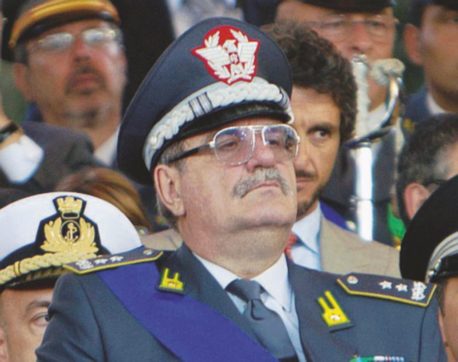 La mezza promozione dell’amico generale