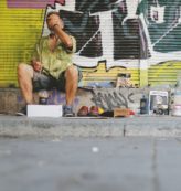 Copertina di “Confusi e ai margini: l’Italia di Matteo   così non conta nulla”