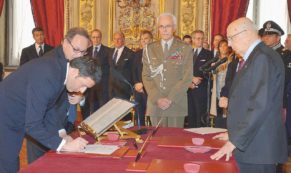 Copertina di Un tradimento costruito per mesi tra inganni (#enricostaisereno) e trattative