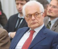 Copertina di “Giochi sporchi a Palazzo? Si è visto questo e altro…”