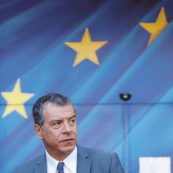 Copertina di “Aiutiamo Alexis perché vogliamo stare in Europa”