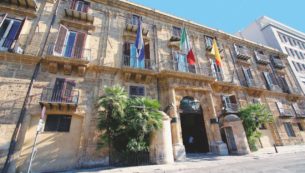 Copertina di “Vogliono uccidermi. Ma se decidono lascio subito, anche lunedì”