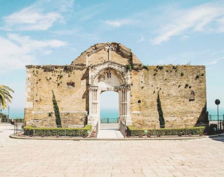 Copertina di La cornice del Sud E così la musica si trasforma in arte