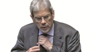 Copertina di A Taranto e Vado Ligure in guerra contro le regole