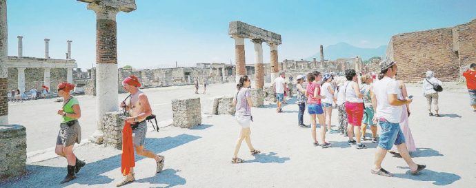 Copertina di Pompei, muro contro muro (e figuraccia mondiale)