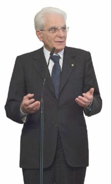 Mattarella, marò e orgoglio patrio il tic che non risparmia nessuno