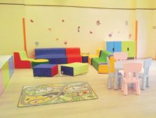 Copertina di All’asilo Montecitorio: senza giocattoli e senza bambini