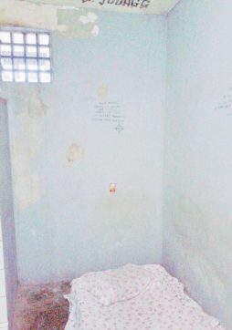 All’inferno e ritorno  “Scaricato in Africa da Italia e Vaticano”