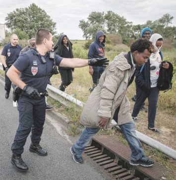 Calais chiama Lampedusa:  “L’Unione ci deve risarcire”