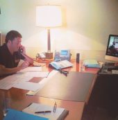 Copertina di Un clic e Matteo  sembra un leader:  propaganda social