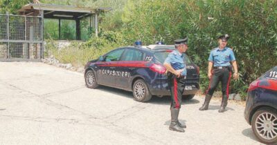 Copertina di Schiacciato da un muletto nel Bresciano: titolare di un’azienda muore sul lavoro