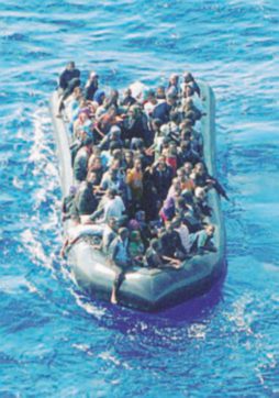 Copertina di Naufragio al largo della Libia, 50  migranti dispersi