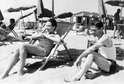 Copertina di Mafia Litorale, le vacanze    sono  riservate alle Famiglie