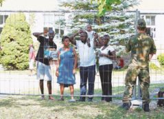 Copertina di Profughi, è Berlino  a lanciare l’allarme:  “Da noi in 800 mila”