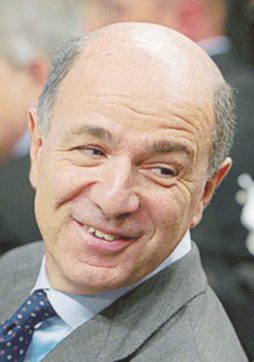 La gioia di Passera: per la sua fondazione donati 600 mila euro