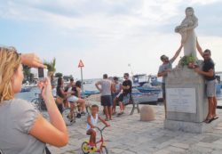 Copertina di Pizzica, saraceni e pipirussi:  Salento sognando California