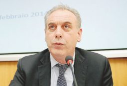 Copertina di Intercettazioni, baratto per il Senato