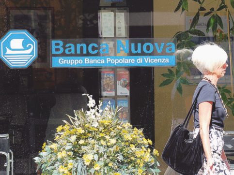 Copertina di Pop Vicenzacome Mps,  a Bankitalia gli scandali li scoprono sui  giornali