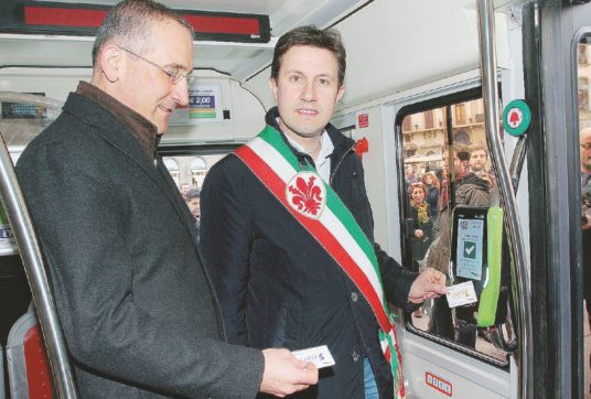 Stop alla privatizzazione Fs. Un renziano verso il vertice