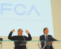 Copertina di L’incognita del dollaro,  i dilemmi di Eni e Fca
