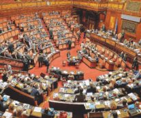 Copertina di Imprese, sanità e lobby: chi paga i partiti e i politici