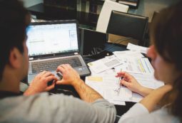 Copertina di Il governo si scorda il “nero”: così Renzi&Co. salvano gli evasori