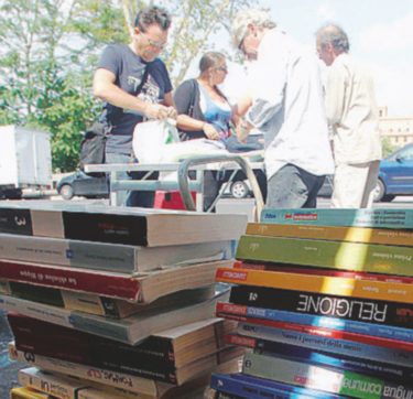 Copertina di Il tetto del ministero fa flop e i libri diventano “consigliati”