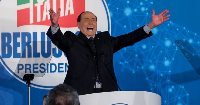 Berlusconi: “Programma di Fi avveniristico”. Al 1° punto? Aumentare le pensioni. Come da promesse (non mantenute) dal 2008 in poi
