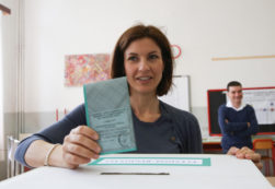 Copertina di Moretti a pezzi. E dal Nazareno nessuno chiama