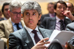 Copertina di “Il gruppo di B. contro di me: vuole farne parte”