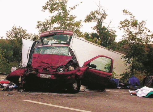 Copertina di Aurelia, la regina dei buchi e dei morti