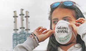 Copertina di Rifiuti, attacco militare alla raccolta differenziata