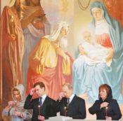 Copertina di Qui a Mosca si celebra la Santa Madre Russia