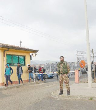 L’Europa chiede gli hotspot all’Italietta del Cara di Mineo