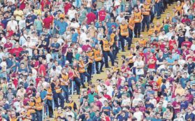 Copertina di La curva ridotta al silenzio: ne vale la pena?