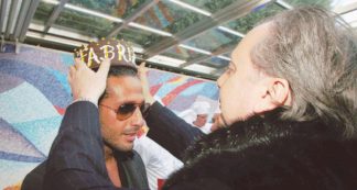 Copertina di “Corona mi ha mandato in rovina come la Pascale sta facendo con B.”