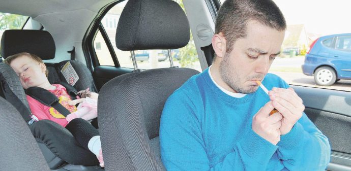 Non si potrà fumare in auto con minori: l’ultimo divieto