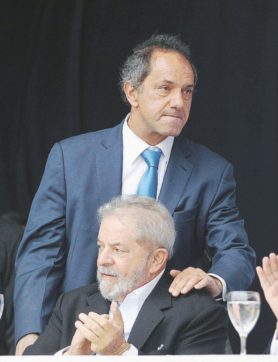 E il continente triste resta a guardare