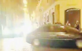 Copertina di Corteo  di 23 auto per Matteo e François. E il video a 5 Stelle spopola su Internet