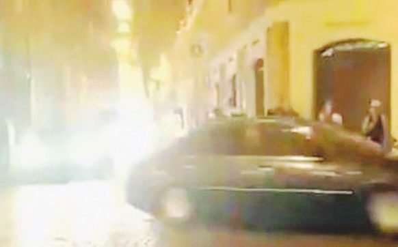 Corteo  di 23 auto per Matteo e François. E il video a 5 Stelle spopola su Internet