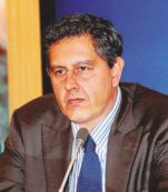 Copertina di Le cene di Toti con furbetti e miliardari