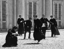 Copertina di Imparare la sottomissione nelle caserme dei seminari