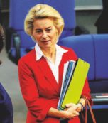 Copertina di Tesi copiata, trema un’altra ministra