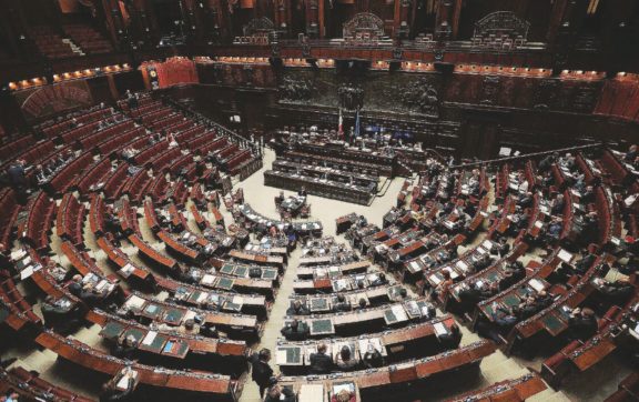 Mezzo secolo di privilegi, così la casta è diventata ricca