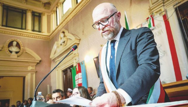 Livorno, rivoluzione in bilico “Nogarin è quasi uno della Dc”