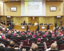 Copertina di Il risiko di Bergoglio per evitare le trappole dei reduci di Ratzinger