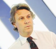 Copertina di Scaroni, la ridicola difesa di Porro