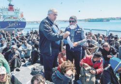 Copertina di Vita da poliziotto anti-scafisti “Tra noi poca professionalità”