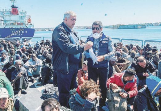 Vita da poliziotto anti-scafisti “Tra noi poca professionalità”