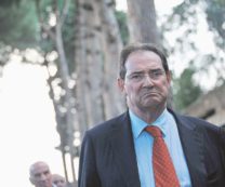 Copertina di Ascesa e caduta di Galan. L’ex “doge” resta senza casa